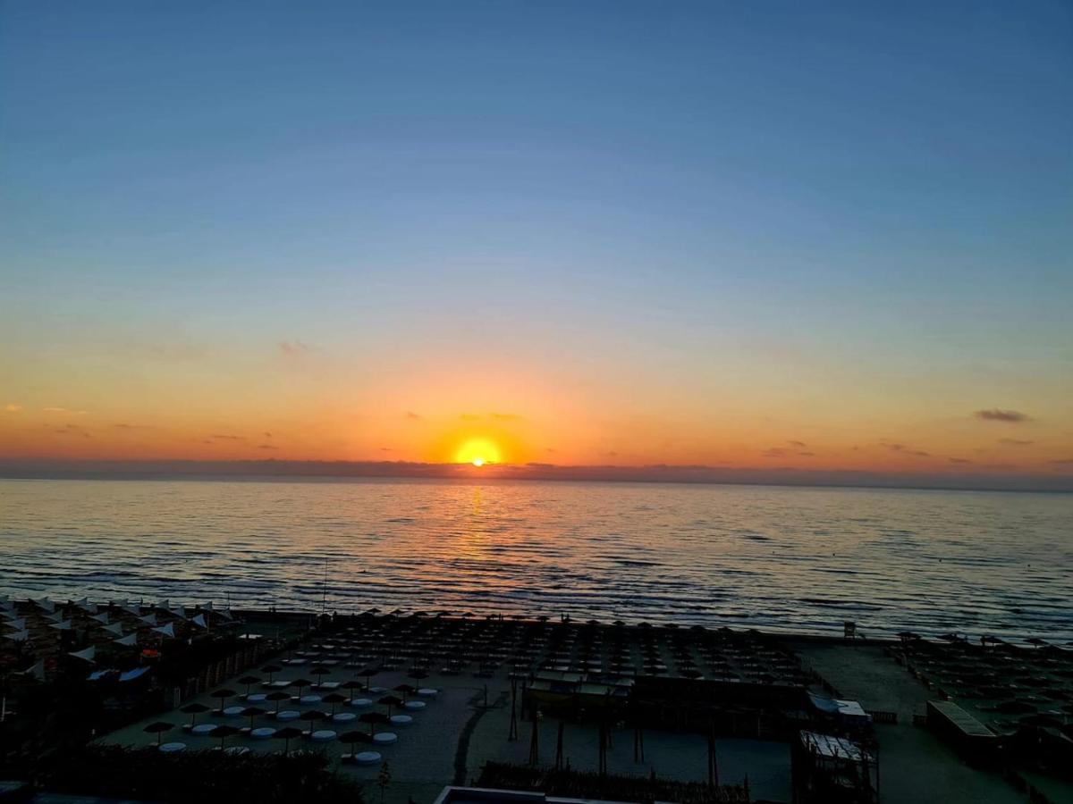 Mario Apartamente - Romantic Mamaia Bagian luar foto